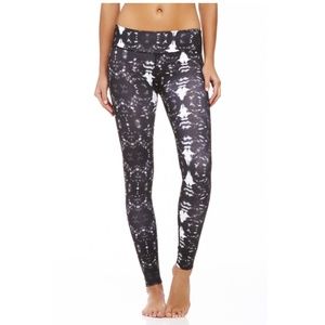 FABLETICS Mid-Rise Printed PowerHold® Leggings Size XS